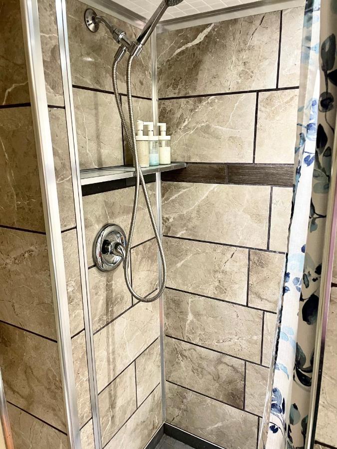 Perfect Home-Private Washrooms,Free Parking,High Speed Net 多伦多 外观 照片