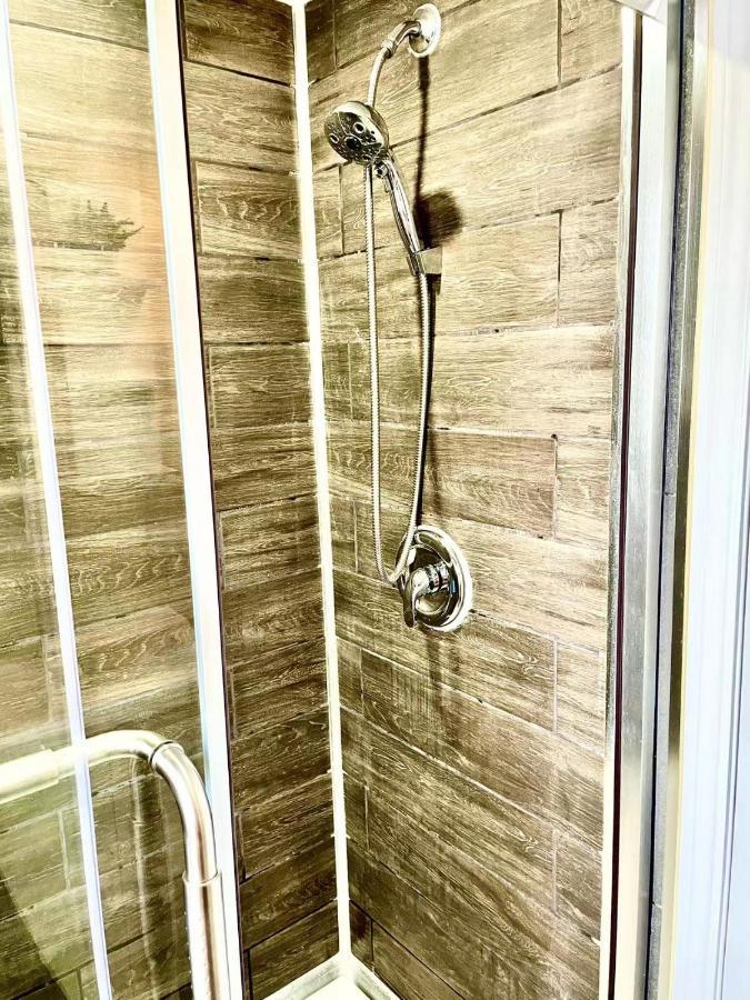 Perfect Home-Private Washrooms,Free Parking,High Speed Net 多伦多 外观 照片