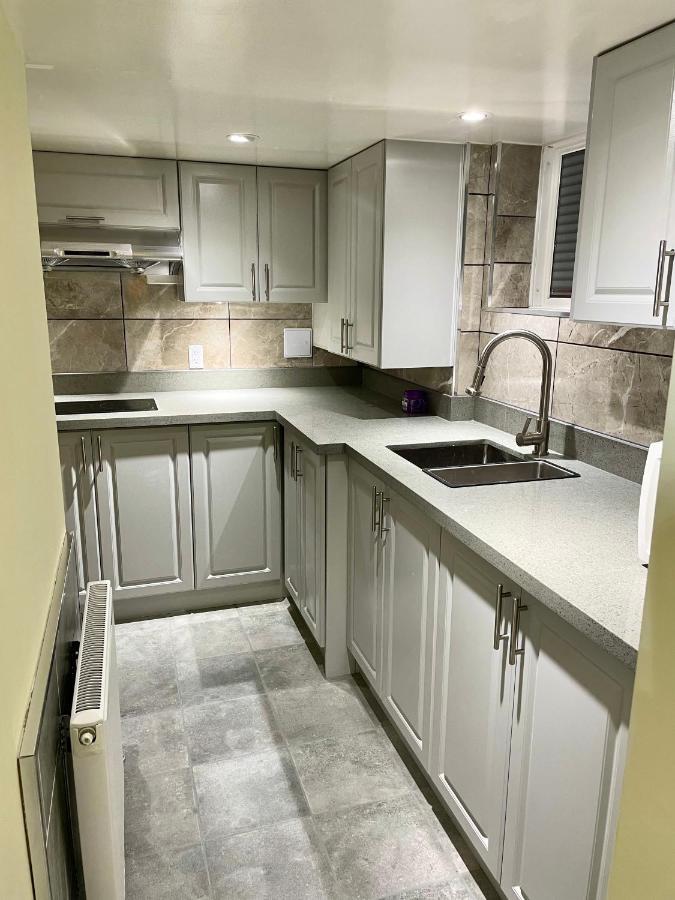 Perfect Home-Private Washrooms,Free Parking,High Speed Net 多伦多 外观 照片